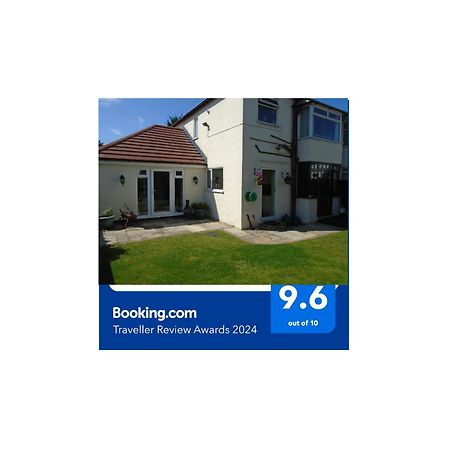 Tea In Liverpool - Private - Quiet - Ground Floor - En-Suite - Walk-In-Shower Εξωτερικό φωτογραφία
