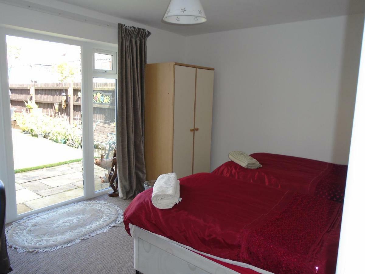 Tea In Liverpool - Private - Quiet - Ground Floor - En-Suite - Walk-In-Shower Εξωτερικό φωτογραφία