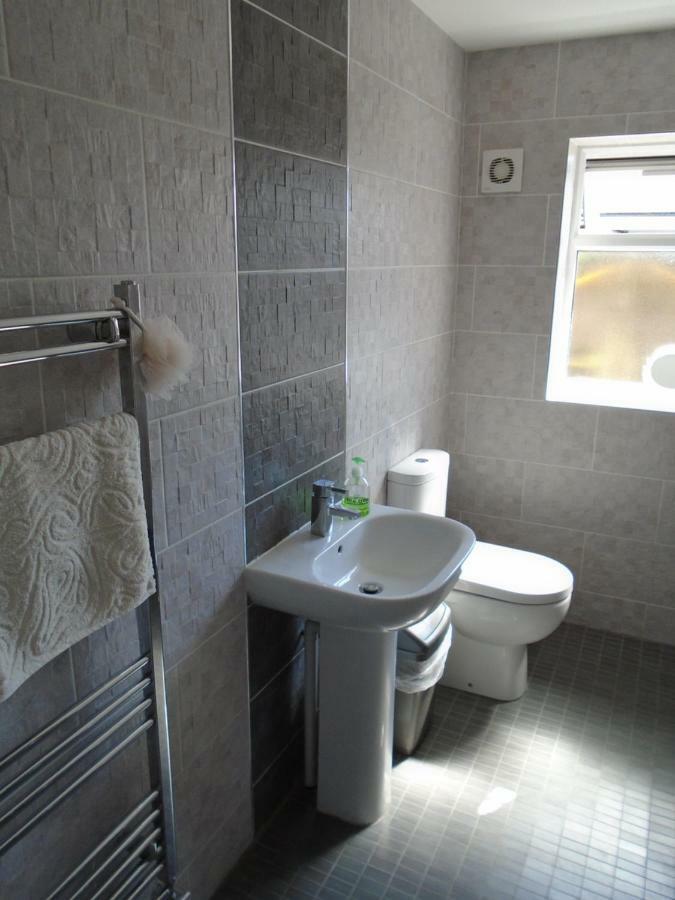 Tea In Liverpool - Private - Quiet - Ground Floor - En-Suite - Walk-In-Shower Εξωτερικό φωτογραφία