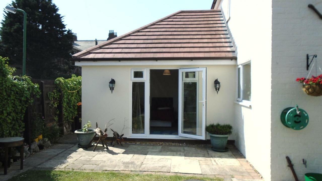 Tea In Liverpool - Private - Quiet - Ground Floor - En-Suite - Walk-In-Shower Εξωτερικό φωτογραφία
