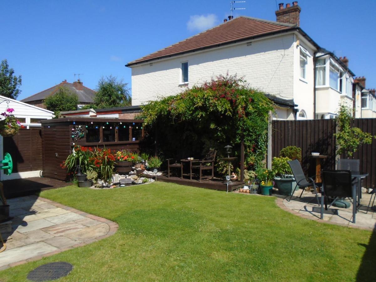 Tea In Liverpool - Private - Quiet - Ground Floor - En-Suite - Walk-In-Shower Εξωτερικό φωτογραφία